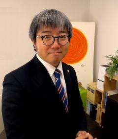 中野弁護士の顔写真