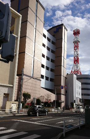 さいたま商工会議所会館正面