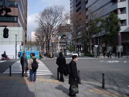 大桟橋入口交差点左折