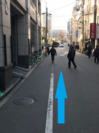 左手前方に裁判所