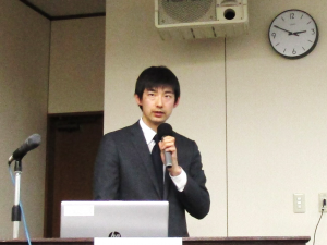 研修で講演する　中野聡　弁護士