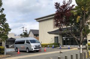 裁判所に到着