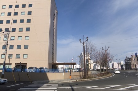 道東経済センタービル反対側