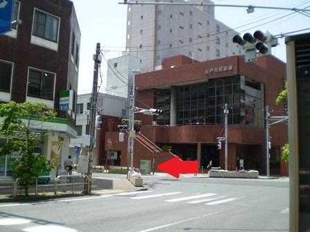 ファミリーマート、市民劇場の交差点