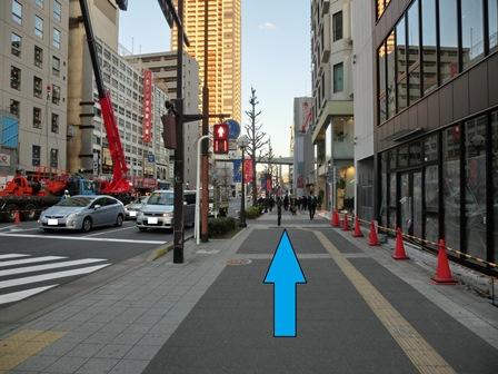 きぼーる通り沿・モノレール線路手前